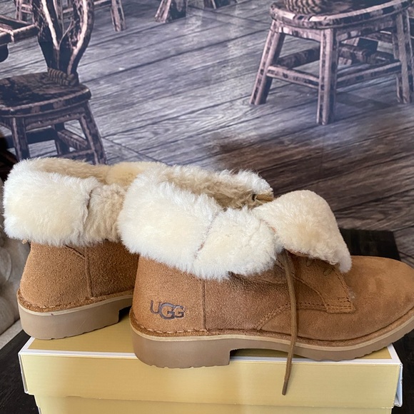 UGG booties size 6 - Picture 8 of 11